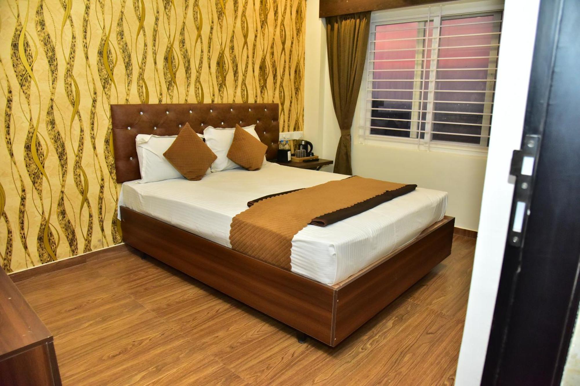 Meadows Inn ไมซอร์ ภายนอก รูปภาพ