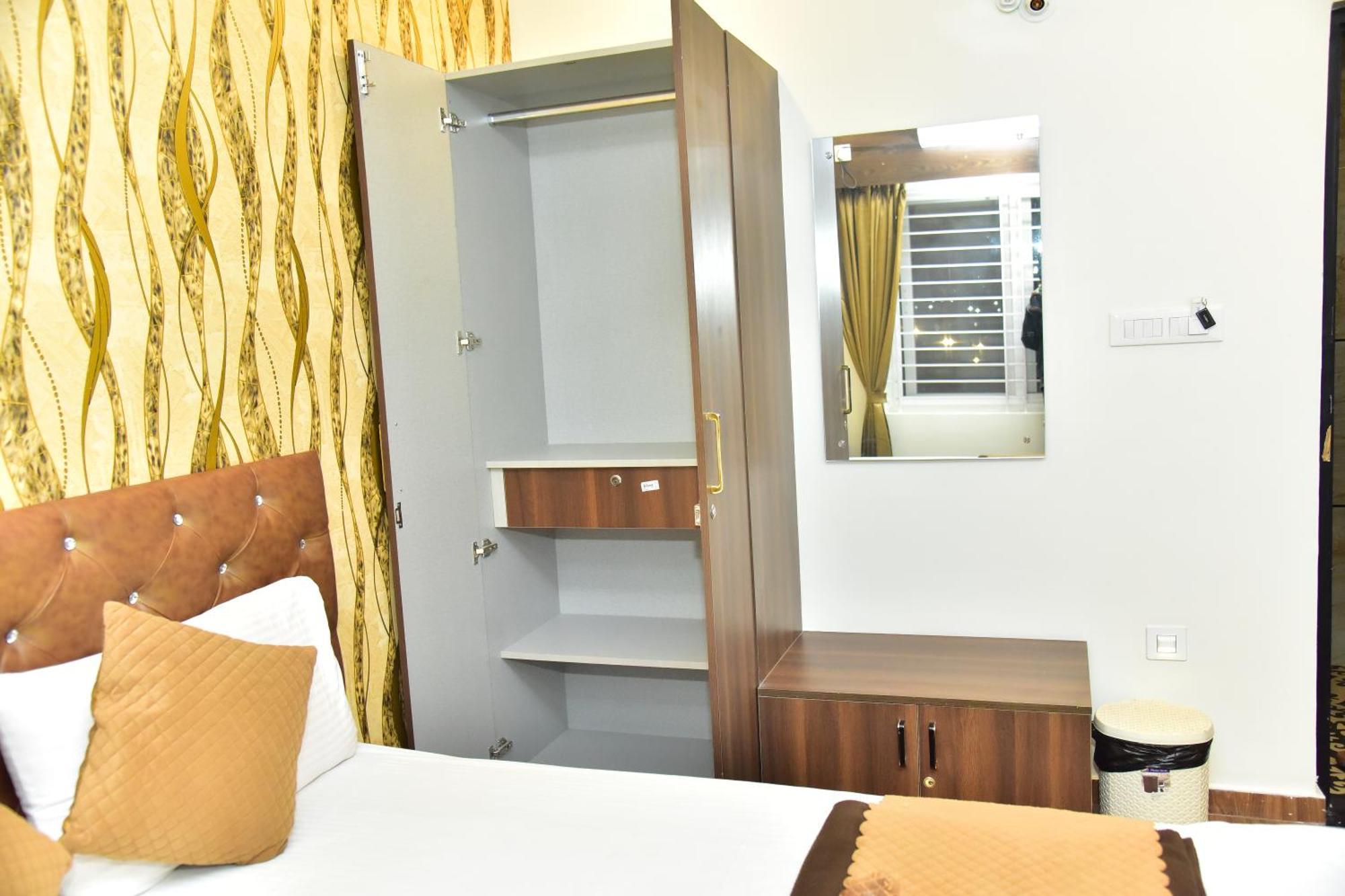 Meadows Inn ไมซอร์ ภายนอก รูปภาพ
