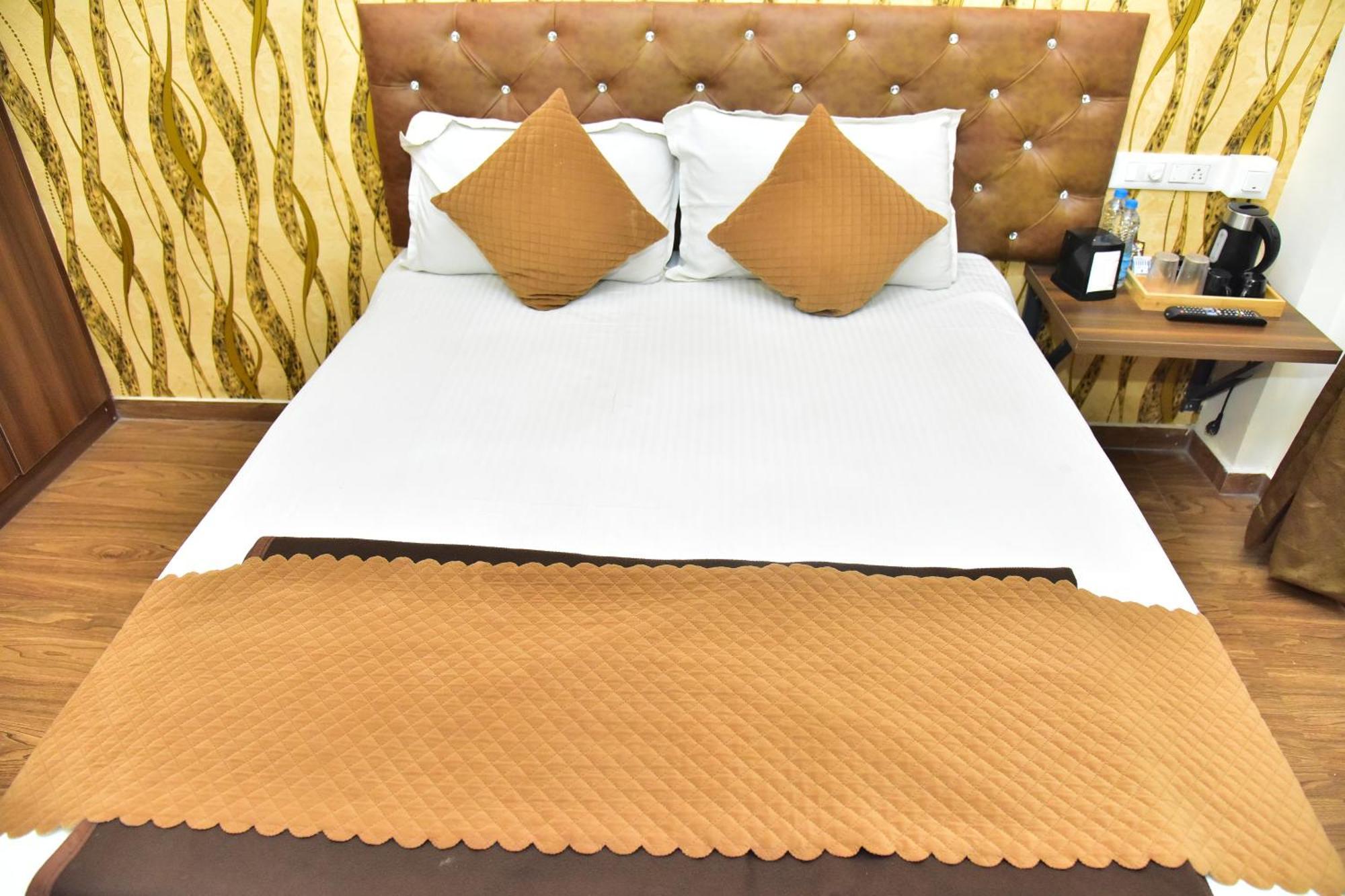Meadows Inn ไมซอร์ ภายนอก รูปภาพ